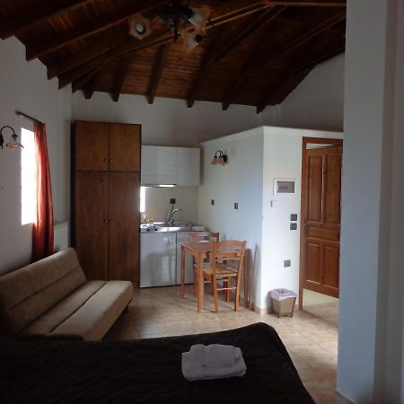 Alonaki Guesthouse Plátanos المظهر الخارجي الصورة
